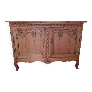 Buffet sculpté en bois naturel