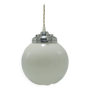Suspension globe en opaline