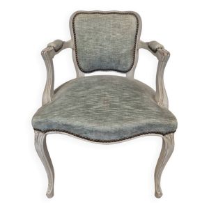 Fauteuil cabriolet style Louis XV en bois patiné et velours