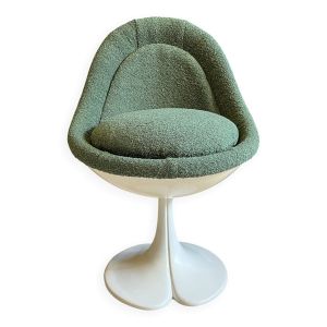 Chaise modèle trèfle de Christian Adam