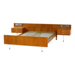 Ensemble de chambre à coucher vintage du milieu du siècle en teck avec tables de nuit, années 1960