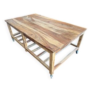 Grande table basse AMPM sur roulettes