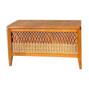 Coffre en bois et osier