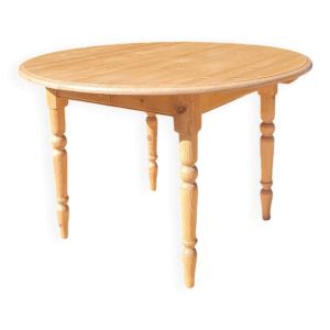 Table ronde rénovée avec 3 rallonges