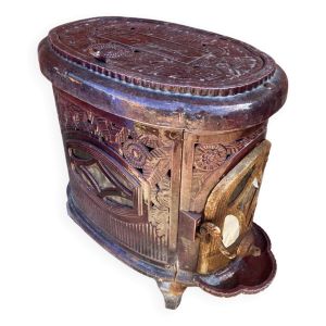 Poêle à bois ancien ''Le Non Pareil'' Deville & co en fonte émaillée bordeaux
