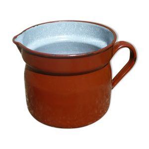 Pichet  ancien en acier émaillé