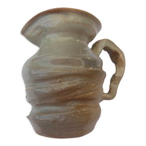 Pichet en céramique émaillé, signature au cul a identifier