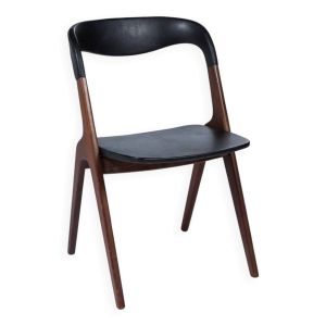 Chaise Vamo Sønderborg Sonja en teck et skaï noir, par Johannes Andersen