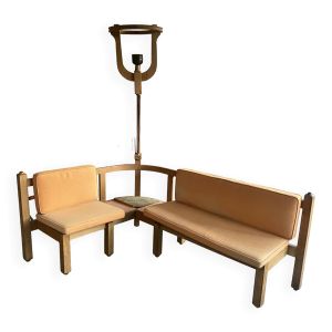 Banquette d'angle et lampadaire incorporé guillerme et chambron