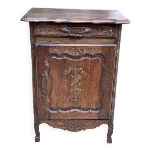Commode renaissance en bois massif chêne foncé