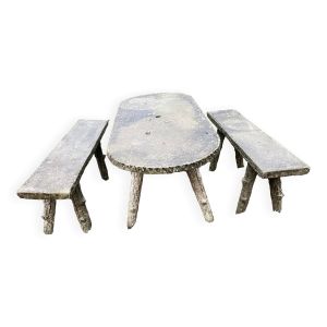 1 table et 2 bancs en ciment, faux bois, rocaille, années cinquante. 150 cm