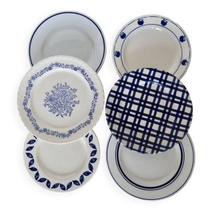 6 assiettes à dessert vintage dépareillées en faïence et porcelaine bleue et blanche