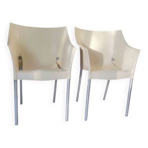 Chaises Dr. No par Philippe Starck