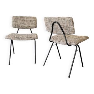 Paire de chaises compas Pierre Guariche retapissées