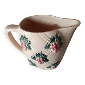 1 pichet en barbotine de digoin sarreguemines