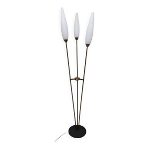 Lampadaire à 3 branches de 1960 laiton doré, fonte et opalines