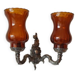 Applique murale en métal ciselé couleur argenté 2 feux  avec tulipe verre orangé