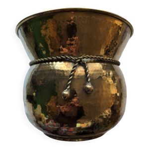 Cache pot en laiton martelé