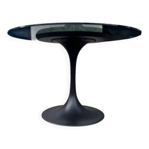 Table ronde piètement tulipe