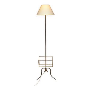 Vintage: Lampadaire en fer forgé avec son abat jour et range revues
