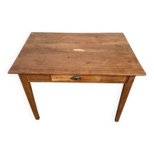 Bureau en merisier massif, aux pieds fuseaux