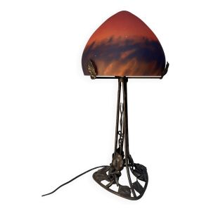 Lampe champignon contemporaine, piétement fer forgé et obus en verre orange nuancé de bleu dans le style art déco