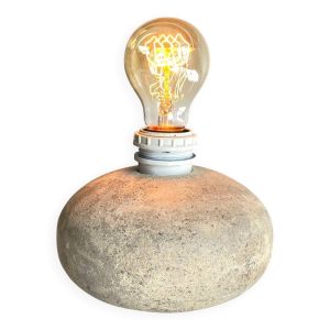 Lampe galet en pierre naturelle vintage