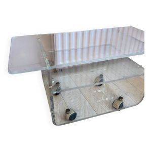 Console à roulettes en  Plexiglas Les invisibles du Marais