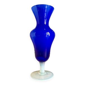 Vase en opaline bleue et blanche