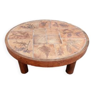 Table basse ronde tripode, les Herbiers par Raymonde Leduc pour Vallauris