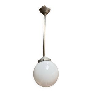 Suspension globe en opaline