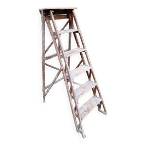 Escabeau ancien en bois