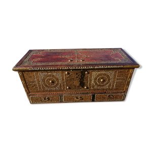 Coffre de mariage oriental en bois massif