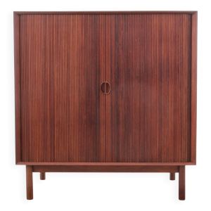 Petit buffet scandinave en teck massif à portes rideau Modèle 301