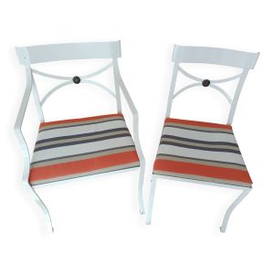 Chaises en fer forgé blanc le Cèdre Rouge