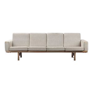 Canapé 4 places, Hans J. Wegner, modèle GE-236/4, chêne