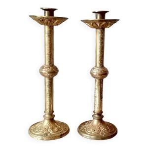 Paire de bougeoirs en bronze ciselé  -2 flambeaux style médiéval