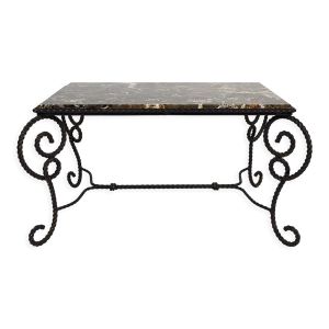 Table basse en fer forgé patiné et marbre, circa 1940