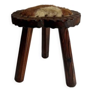 Tabouret tripode vintage, bois et peau de vache, France 1960
