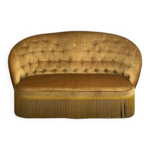 Canapé vintage capitonné en velours jaune doré – Années 70 – Style boudoir cosy