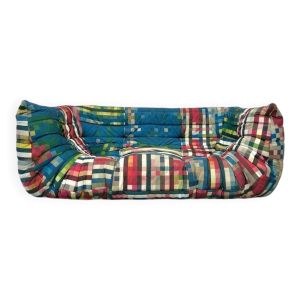 Canapé 3 places Togo Shanghai en édition limitée avec accoudoirs, par Cristian Zuzunga pour Ligne Roset, 2012