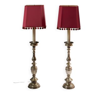 Paire de lampadaire en métal avec abat-jours de couleur rose