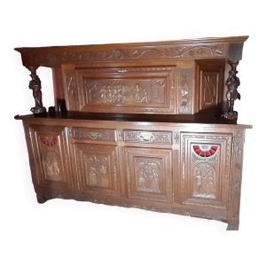 Meuble breton buffet 2 corps sculpté par un artisan breton en chêne avec 2 clés