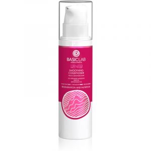 BasicLab Dermocosmetics Capillus après-shampooing lissant pour cheveux indisciplinés et frisottis 250 ml