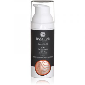 BasicLab Dermocosmetics Masculis cr&egrave;me de jour l&eacute;g&egrave;re pour homme SPF 30 50 ml