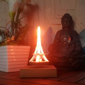 D&eacute;coration 3d en l&eacute;vitation eiffelight