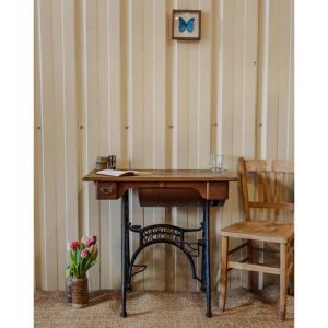 Table machine &agrave; coudre en bois et fer n&deg;688