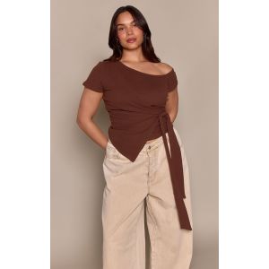 Femme Plus T-shirt doux chocolat &agrave; &eacute;paule d&eacute;nud&eacute;e et taille nou&eacute;e | Taille 44 - Taille 44