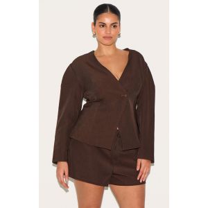 Plus Blazer de tailleur asymétrique chocolat profond à taille cintrée, Chocolat Profond - Taille 46