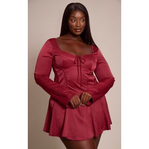 Femme Mini-robe grande taille bordeaux &agrave; manches longues en mati&egrave;re satin&eacute;e | Taille 46 - Taille 46